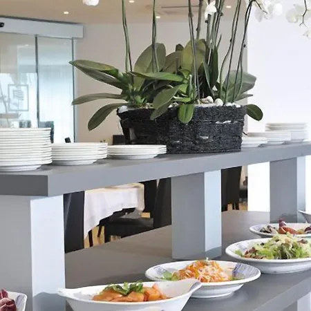 Lido Hotel 3*