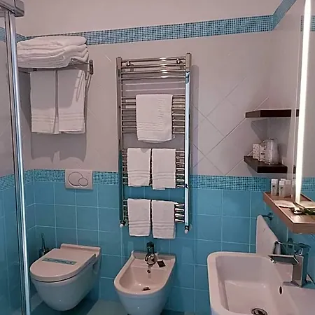 Lido Hotel 3*